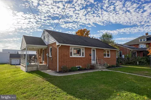 411 S 4th St, Denver, PA 17517