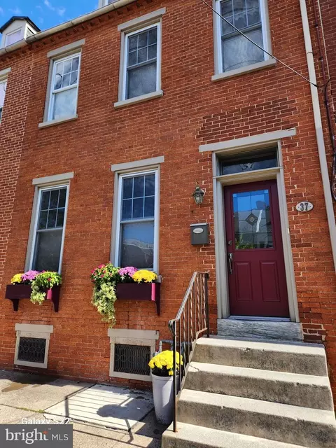37 N Charlotte St, Lancaster, PA 17603