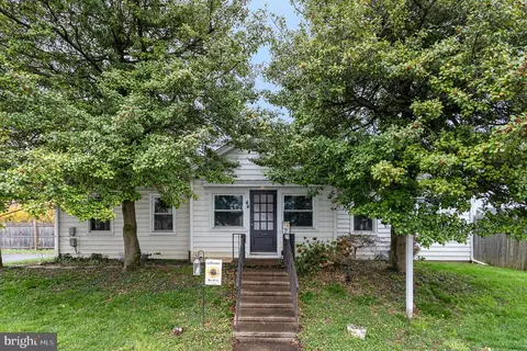 44 W Stiegel St, Manheim, PA 17545