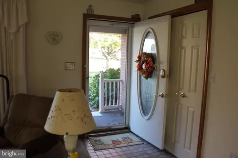 Entry Way - 668 Snyder Hill Rd, Lititz, PA 17543 photo 2 of 3