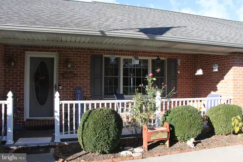 Exterior - 668 Snyder Hill Rd, Lititz, PA 17543 photo 2 of 5