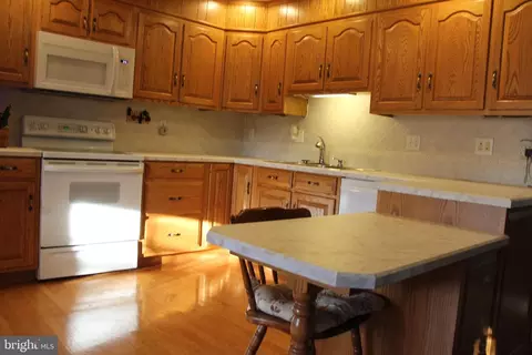 Kitchen - 668 Snyder Hill Rd, Lititz, PA 17543 photo 4 of 4