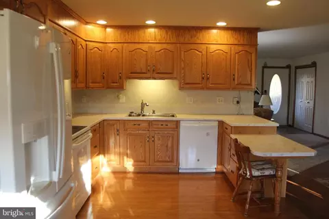 Kitchen - 668 Snyder Hill Rd, Lititz, PA 17543 photo 1 of 4