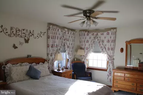 Bedroom - 668 Snyder Hill Rd, Lititz, PA 17543 photo 1 of 1