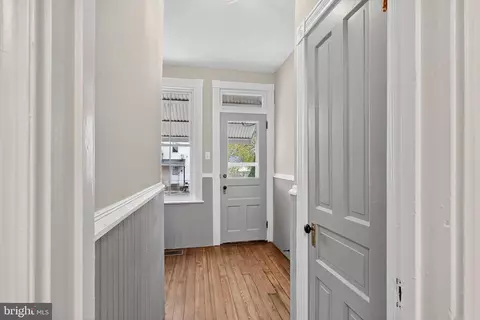 Entry Way - 27 Ruby St, Lancaster, PA 17603 photo 2 of 7