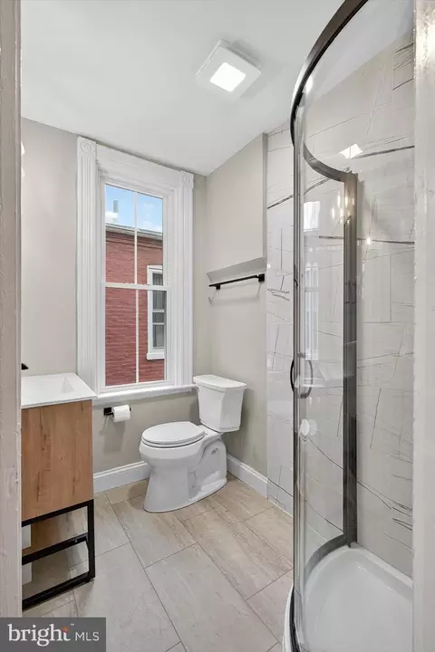 Bath - 27 Ruby St, Lancaster, PA 17603 photo 8 of 10
