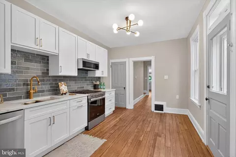 Entry Way - 27 Ruby St, Lancaster, PA 17603 photo 1 of 7