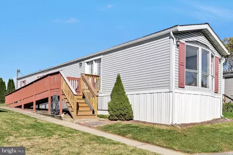 977 88 Rettew Mill Rd, Ephrata, PA 17522