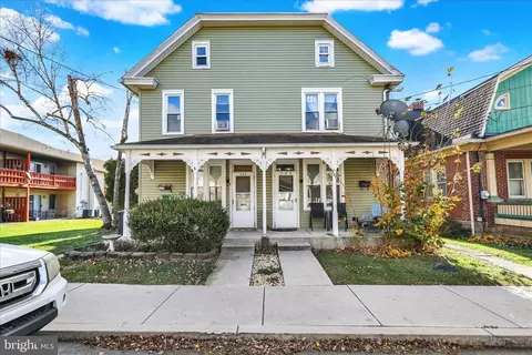 220 E 222 E Park St, Elizabethtown, PA 17022