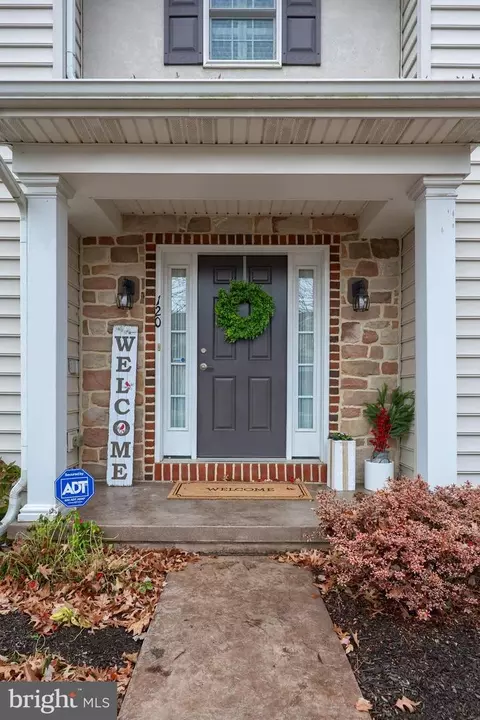 Exterior - 120 Baneberry Ln, Lititz, PA 17543 photo 2 of 3