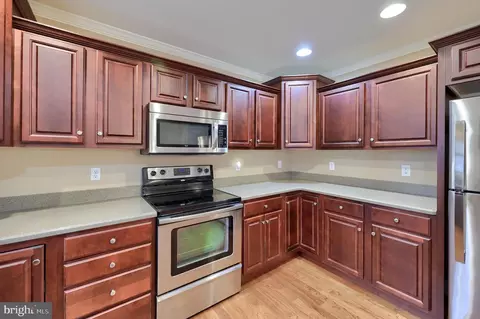 Kitchen - 120 Baneberry Ln, Lititz, PA 17543 photo 5 of 6