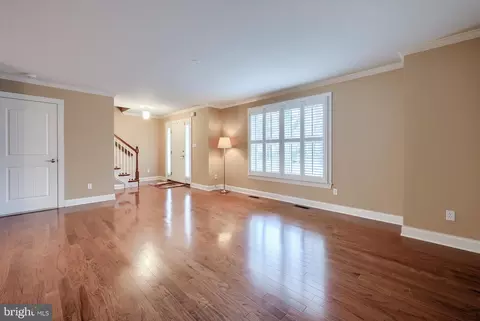 Living - 120 Baneberry Ln, Lititz, PA 17543 photo 3 of 4