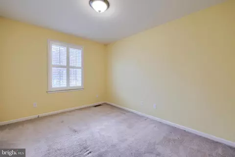 Bedroom - 120 Baneberry Ln, Lititz, PA 17543 photo 2 of 3