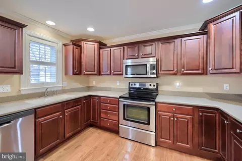 Kitchen - 120 Baneberry Ln, Lititz, PA 17543 photo 2 of 6