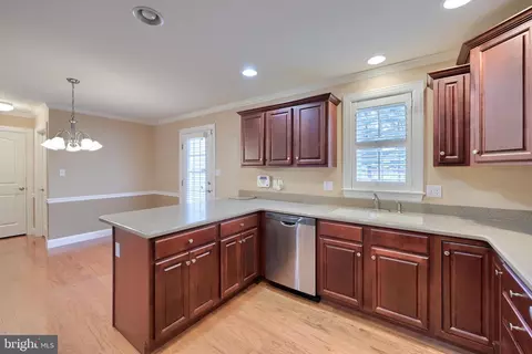 Kitchen - 120 Baneberry Ln, Lititz, PA 17543 photo 3 of 6