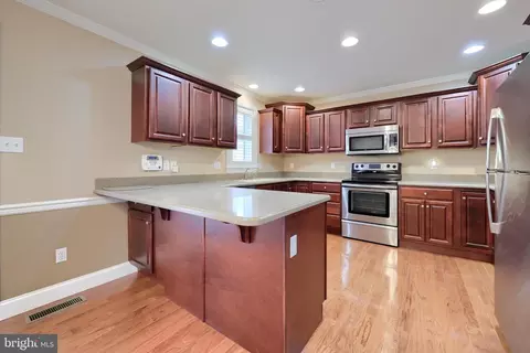 Kitchen - 120 Baneberry Ln, Lititz, PA 17543 photo 1 of 6