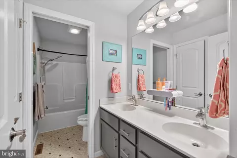 Bath - 311 Ecker Dr, Lititz, PA 17543 photo 2 of 3