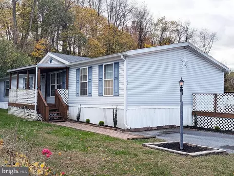 43 Parkview Heights Rd, Ephrata, PA 17522
