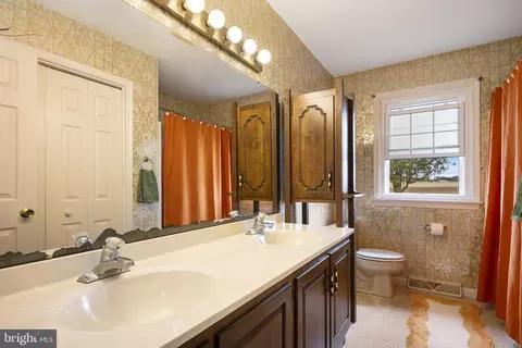 Bath - 46 Green Acre Rd, Lititz, PA 17543 photo 2 of 2
