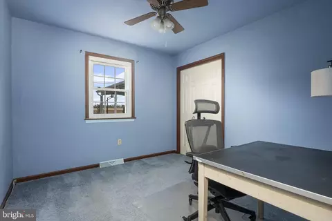 Bedroom - 46 Green Acre Rd, Lititz, PA 17543 photo 3 of 3
