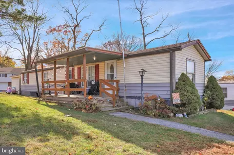 741 Primrose Ln, Ephrata, PA 17522