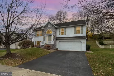 34 Devonshire Pl, Columbia, PA 17512