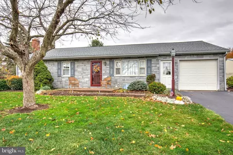 753 Walnut St, New Holland, PA 17557