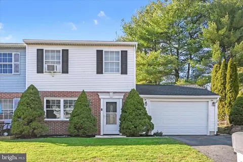 1053 Williamsburg Rd, Lancaster, PA 17603