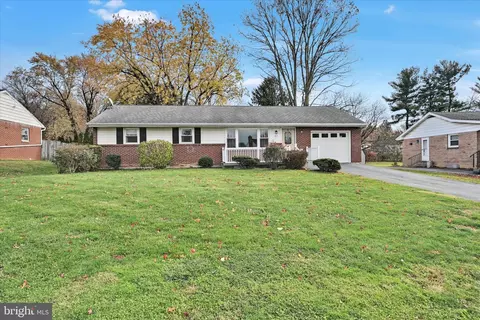 957 Raymee Dr, Lancaster, PA 17601