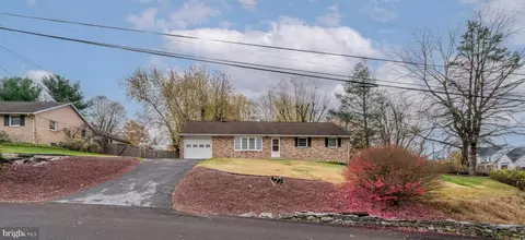 2 Snyder Hill Rd, Lititz, PA 17543 photo 2