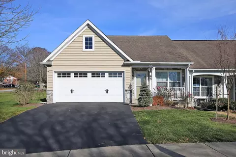 43 Farm Ln, Lancaster, PA 17603