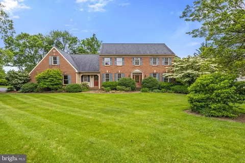 1077 Chapel Forge Dr, Lancaster, PA 17601