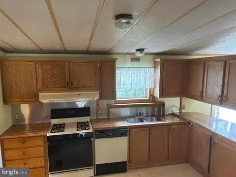 751 Willow Ln, Gap, PA 17527 photo 11