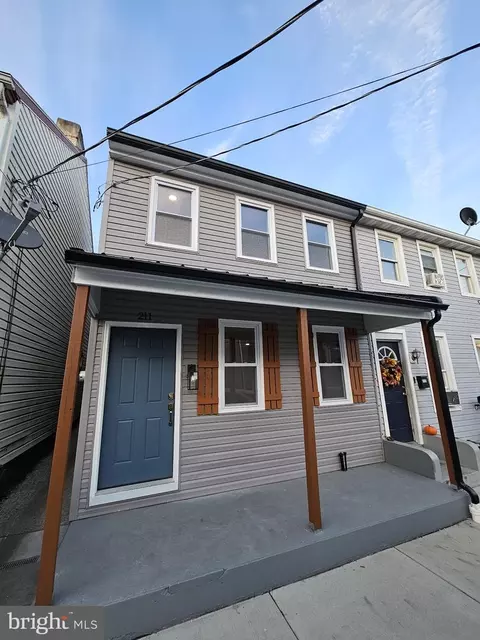 211 S 2nd St, Columbia, PA 17512