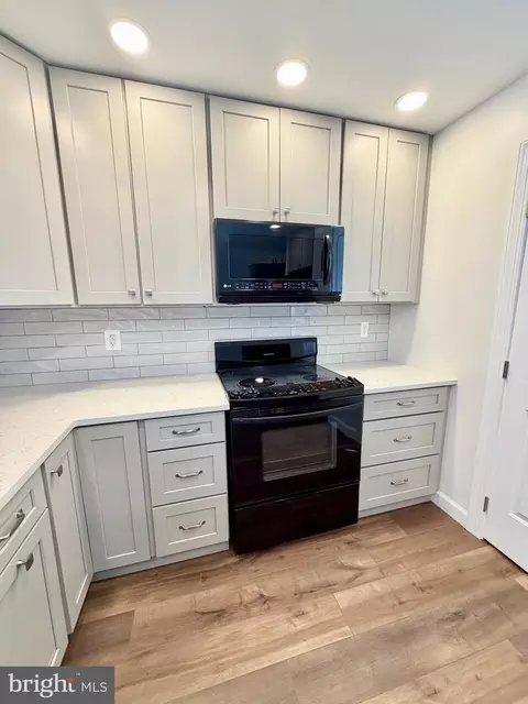 Kitchen - 112 Chukar Ct, Lititz, PA 17543 photo 2 of 8