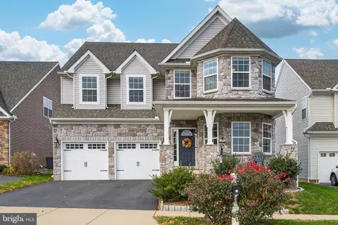 13 Alderwood Way, Lancaster, PA 17601