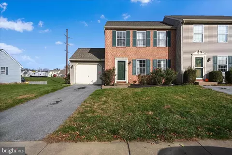 85 Chelmsford Dr, Marietta, PA 17547