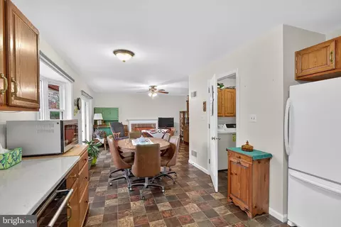 213 E 6th St, Lititz, PA 17543 photo 16