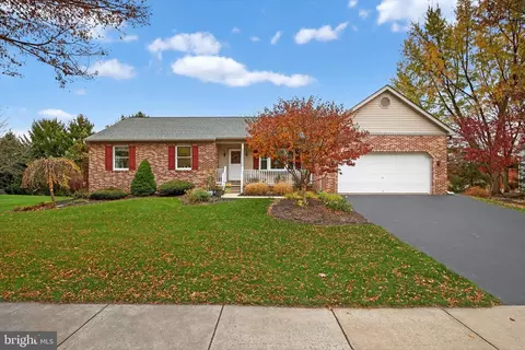 213 E 6th St, Lititz, PA 17543 photo 3