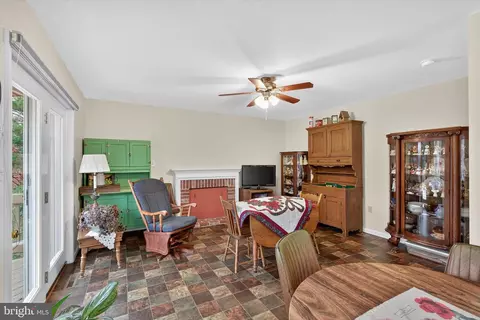 213 E 6th St, Lititz, PA 17543 photo 18