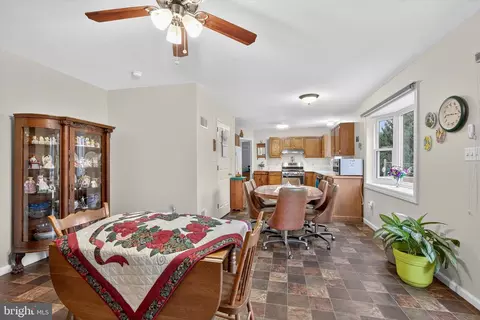213 E 6th St, Lititz, PA 17543 photo 19