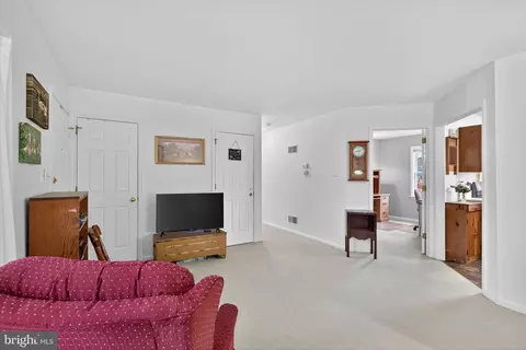 213 E 6th St, Lititz, PA 17543 photo 11