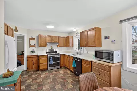 213 E 6th St, Lititz, PA 17543 photo 14