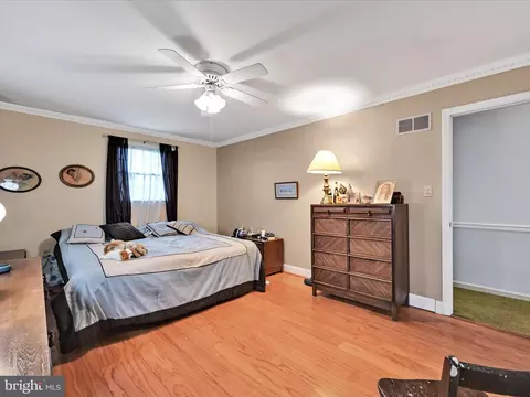Bedroom - 618 W 3rd Ave, Lititz, PA 17543 photo 5 of 6