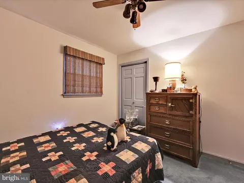 Bedroom - 618 W 3rd Ave, Lititz, PA 17543 photo 1 of 6