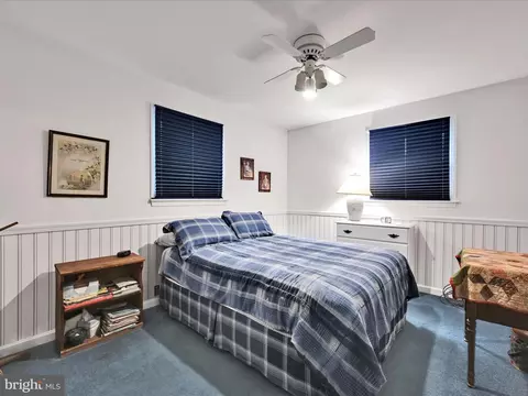 Bedroom - 618 W 3rd Ave, Lititz, PA 17543 photo 3 of 6