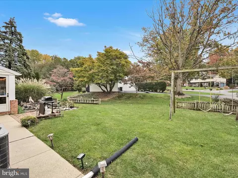 Exterior - 618 W 3rd Ave, Lititz, PA 17543 photo 8 of 12