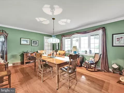 Dining - 618 W 3rd Ave, Lititz, PA 17543 photo 2 of 2