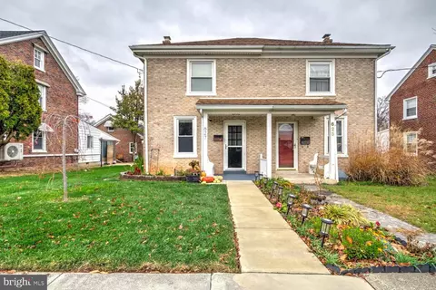 627 Pine St, Denver, PA 17517