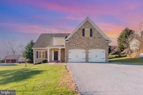 450 Druid Hill Dr, Mountville, PA 17554